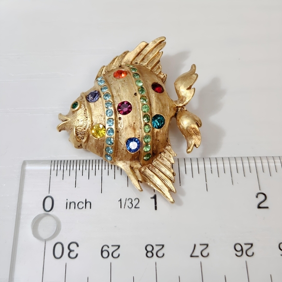 Vintage Butler and Wilson Multi color Crystal Pave Gold tone Fish Brooch Pin - Picture 5 of 10